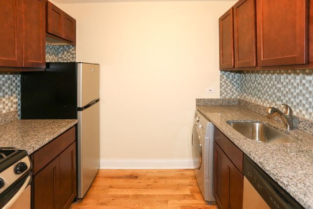 Foto del edificio - 558 W Arlington Pl