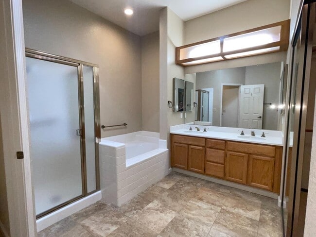 Building Photo - 7711 Galloway Dr