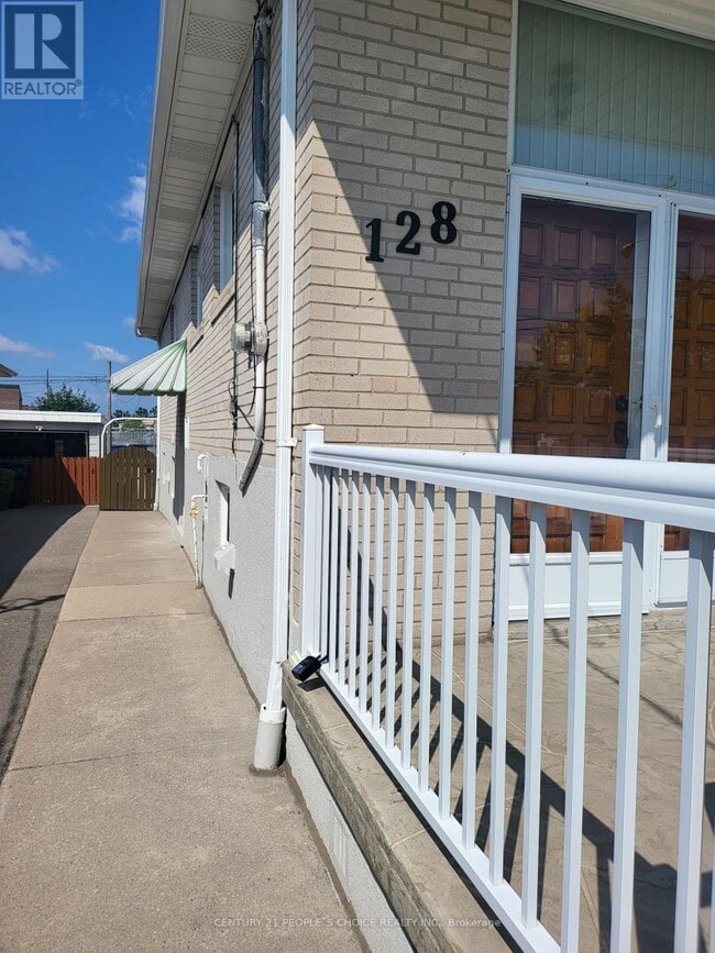 Building Photo - 128 Hullmar Dr