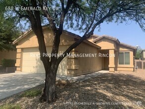 Building Photo - 688 W Emerald Key Dr