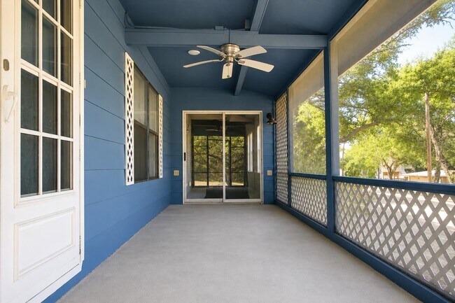 Foto del edificio - 222 Watkins Point