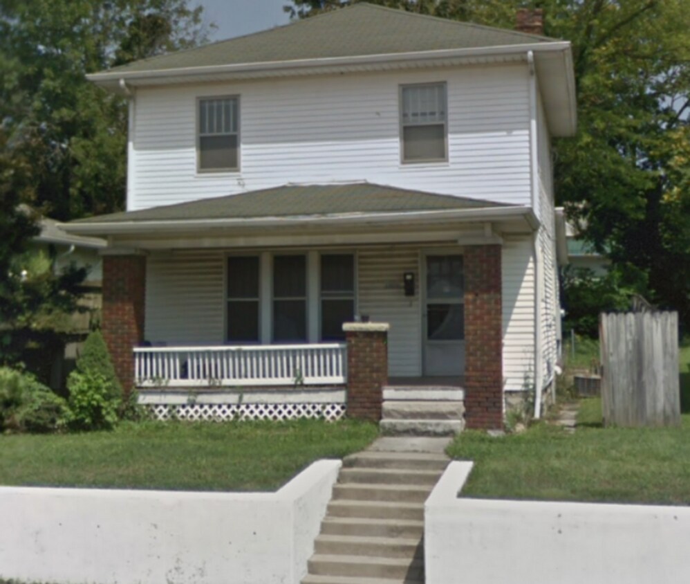 Primary Photo - Charming 4 BD/2 BA home in quiet neighborh...