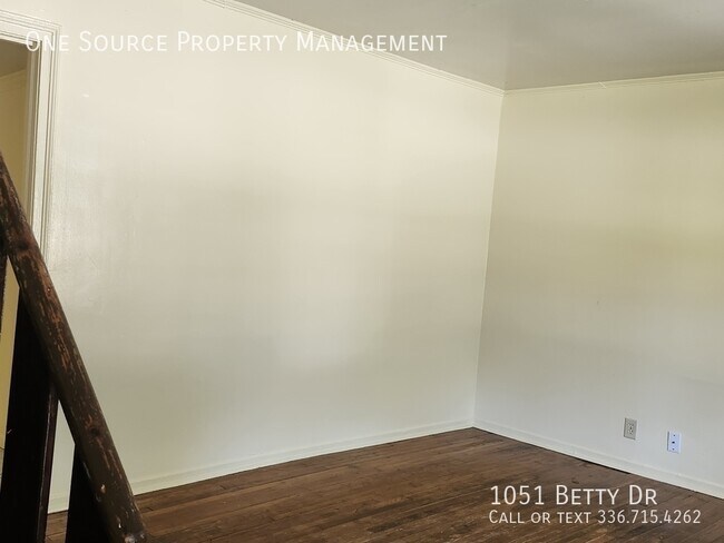 Foto del edificio - 1051 Betty Dr