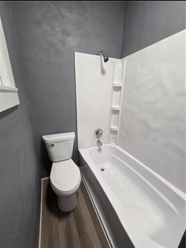 Foto del edificio - 1202 4th Ave