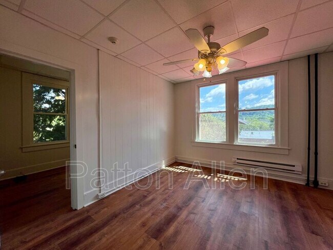Foto del edificio - 43 Ravenscroft Dr