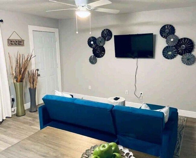 Foto del edificio - One Bedroom One Bath Apartment