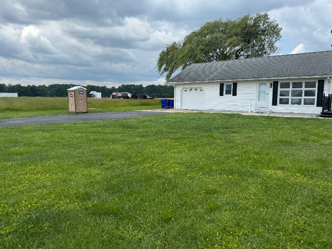 Foto del edificio - 6117 Carpenter Bridge Rd