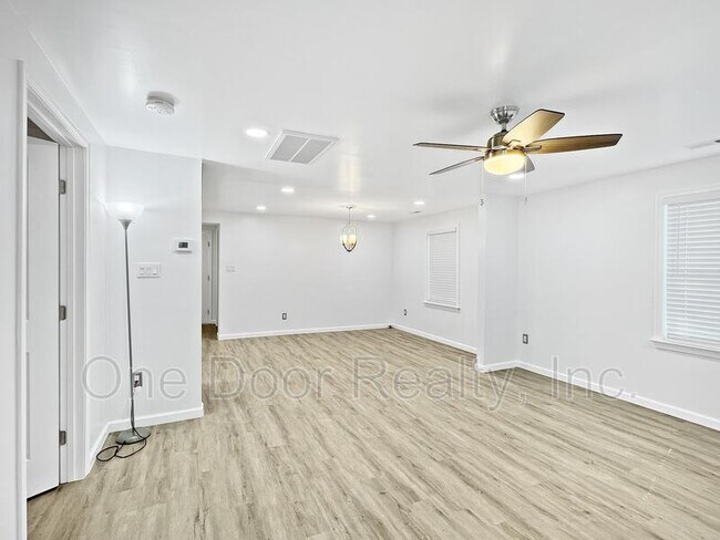 Foto del edificio - 8611 Richmond Rd