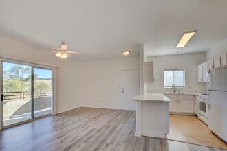 Building Photo - 2291 HORIZON Rdg