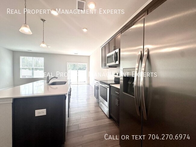 Photo - 58 Woodsdale Pl SE Townhome