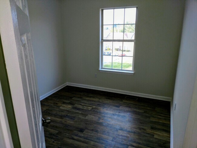 Building Photo - 20334 Kellys Ln