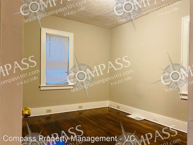 Building Photo - 3 br, 1 bath House - 711 Knapp Street NE
