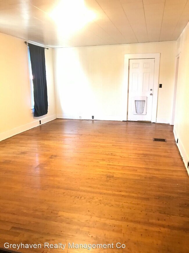 Building Photo - 3 br, 1 bath House - 3100 E. 44th Street