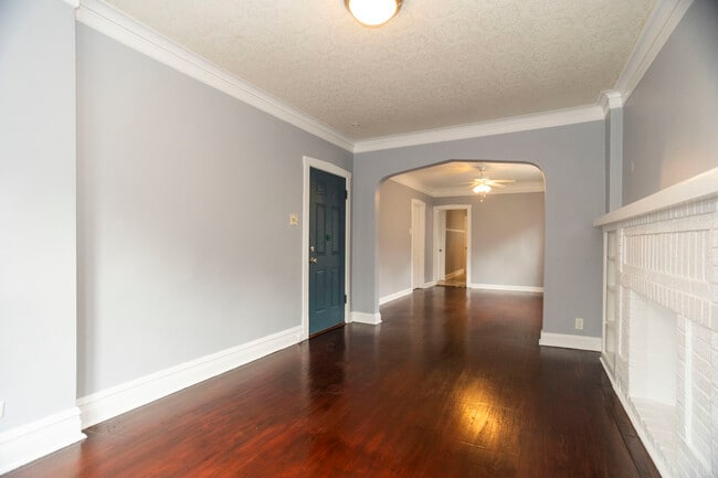 Foto del edificio - 4015 N Bernard St