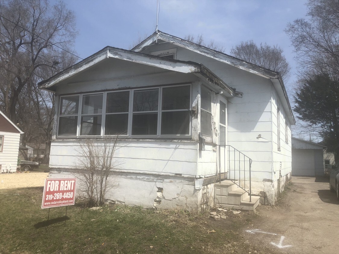 120 Block St, Waterloo, IA 50703 House Rental in Waterloo, IA