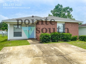 Building Photo - 504 Wood Crest Way