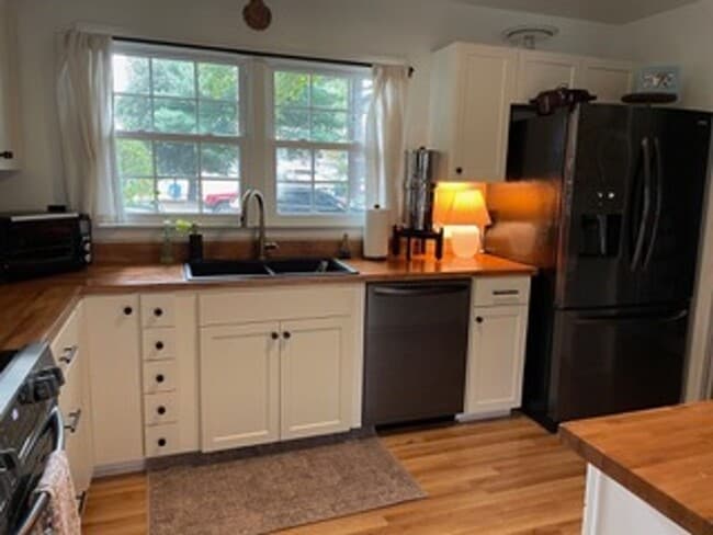 Foto del edificio - 3BD/2.5BA End Unit Townhouse in Hilltop Area!!