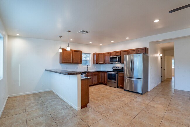 Foto del edificio - 436 E Waverly St