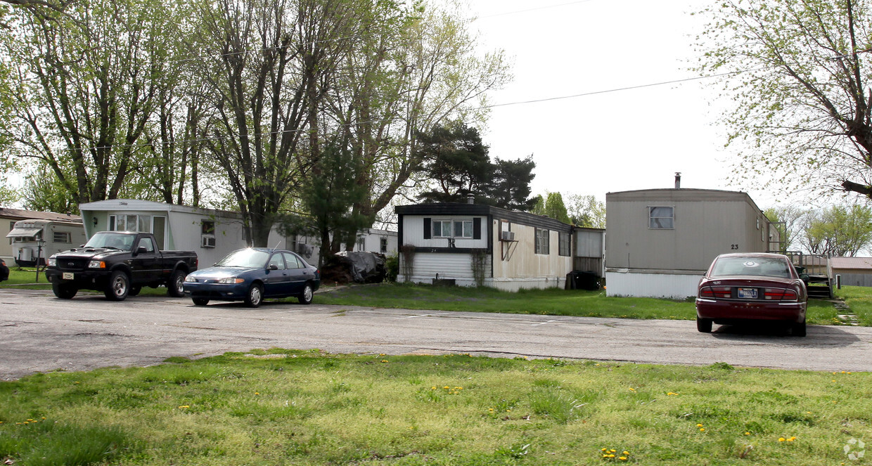 Building Photo - 3820 S County Road 400 E