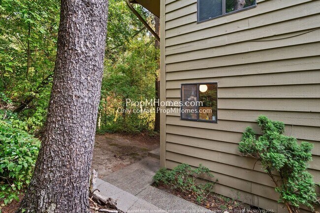 Building Photo - Chic Two-Bedroom Condo in Mt. Park: Where ...