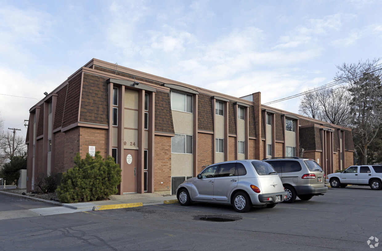 Building Photo - Kingstowne Apartments