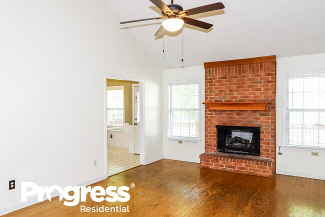 Building Photo - 878 Sun Vista Dr E