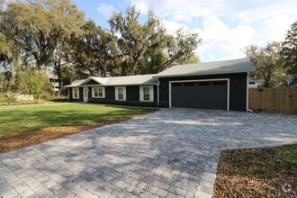 Building Photo - 140 Seminole Rd