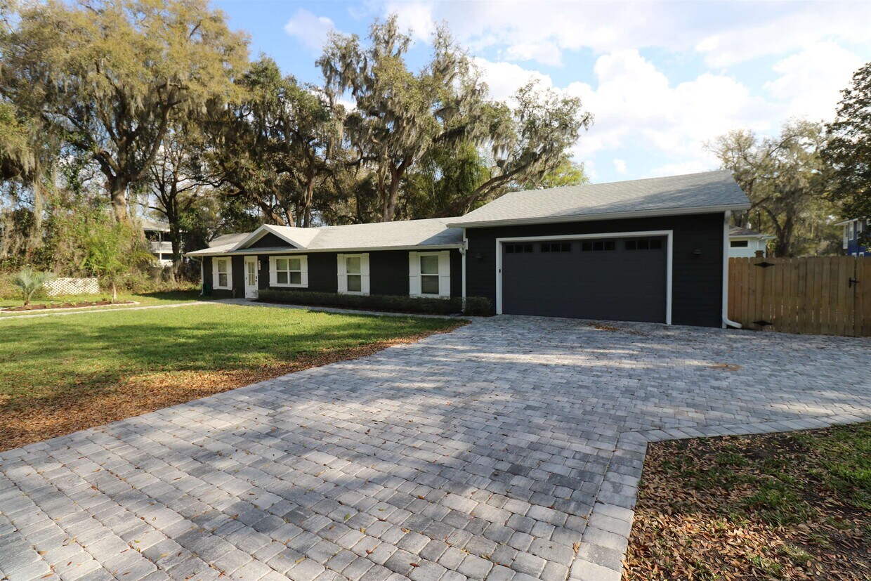 Foto principal - 140 Seminole Rd