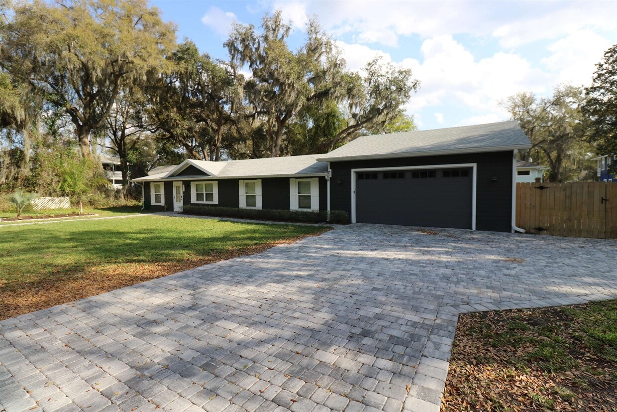 Primary Photo - 140 Seminole Rd