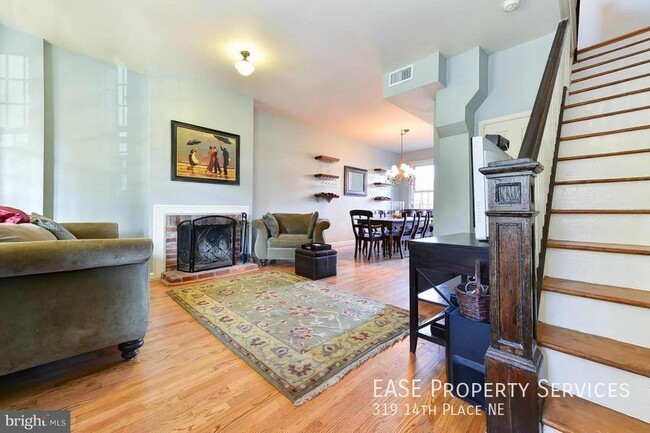 Foto del edificio - 319 14th Pl NE