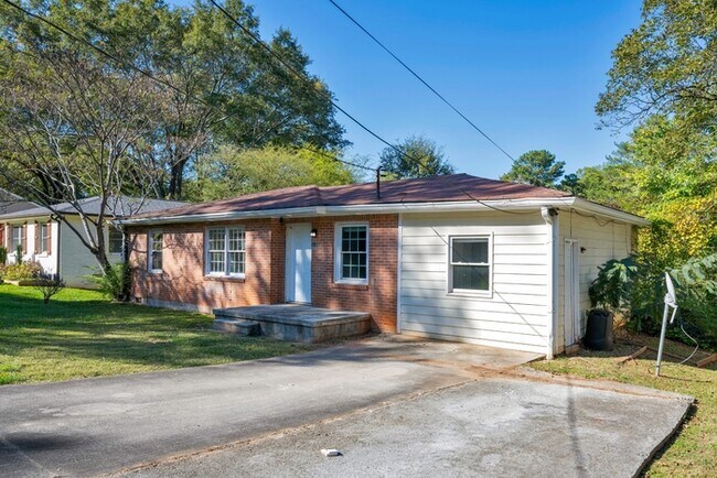 Foto del edificio - 3168 Bluebird Ln