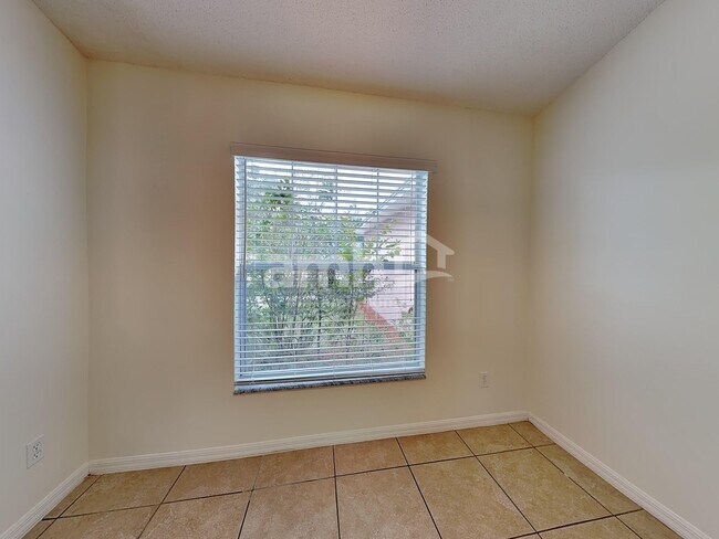 Foto del edificio - 12241 Woodglen Cir