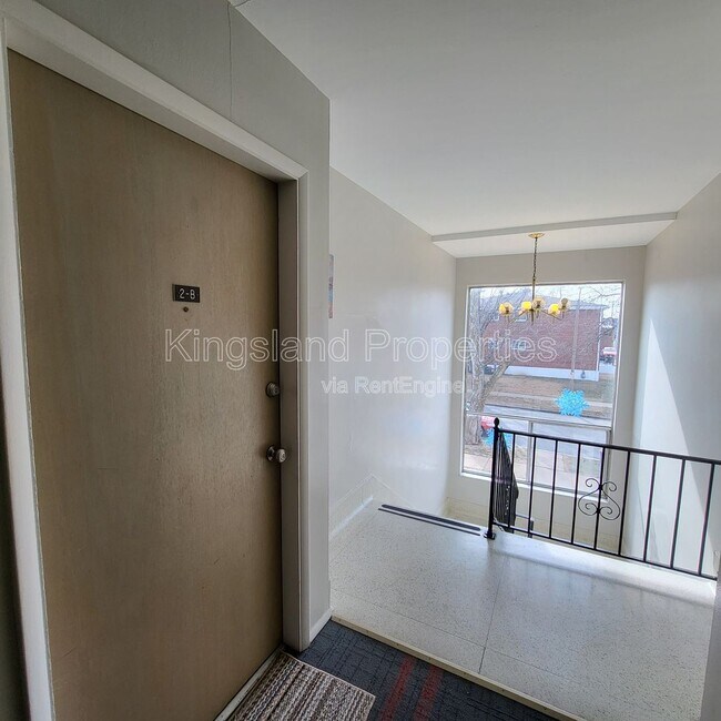 Foto del edificio - 5353 Walsh St