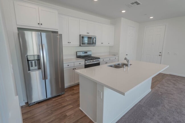 Foto del edificio - COMING SOON! Five Points 3 Bedroom Home in...