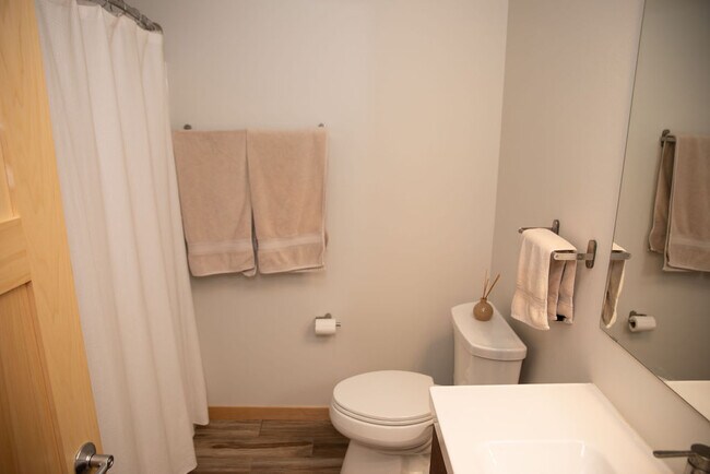 Foto del edificio - 3950 Sunnyside Dr W