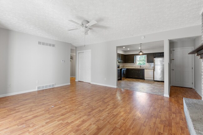 Foto del edificio - 1200 Tishoff Dr