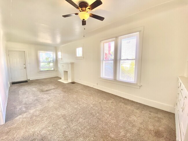 Foto del edificio - 3782 Stuart St