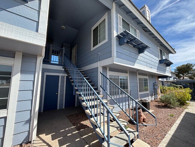 Building Photo - Charming 2Bed/1Bath 2nd Floor Condo located in Duck Creek Village - $500 Off Move in Fees!