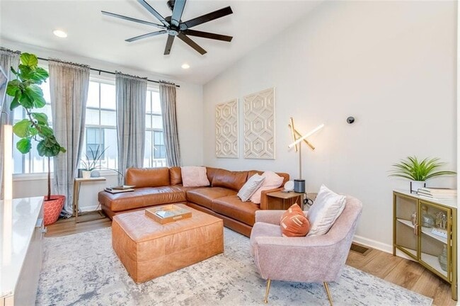 Foto del edificio - 912 Brees Ct