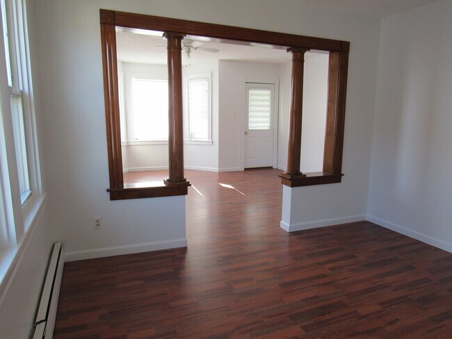 Building Photo - 17 Brookfield St
