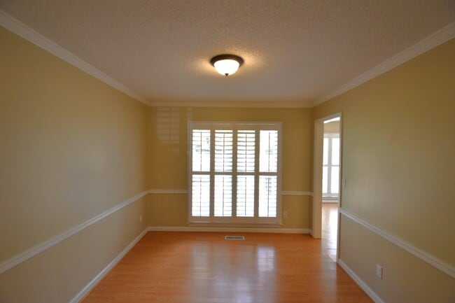 Building Photo - 2106 Glenellen Dr NW