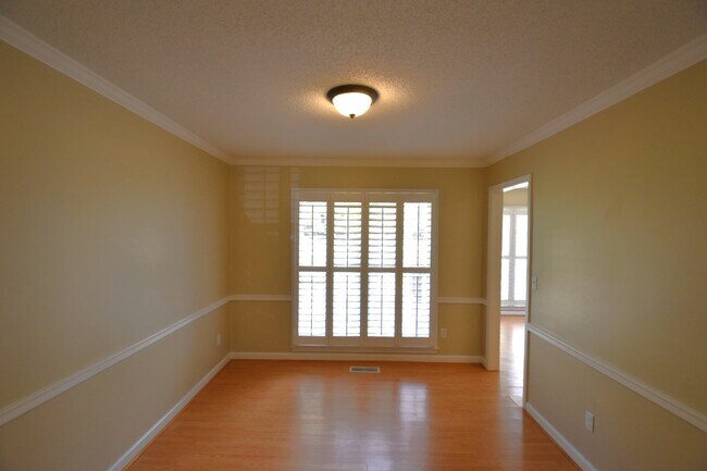Foto del edificio - 2106 Glenellen Dr NW