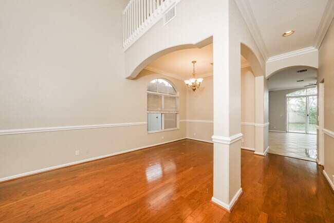 Building Photo - 5293 Sancerre Cir