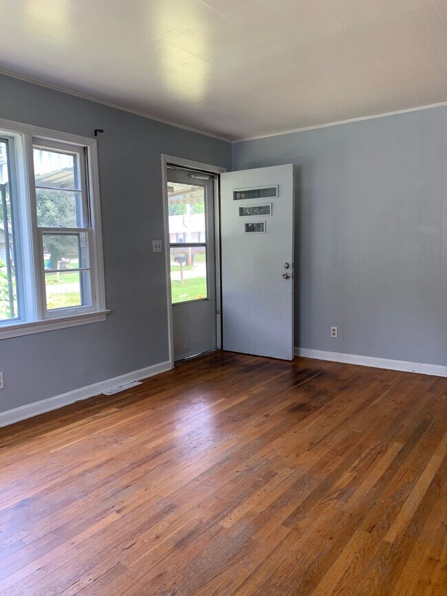 Foto del edificio - Updated 2 bed/1 bath, 720 sqft home!
