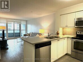 Building Photo - 25 Lower Simcoe St