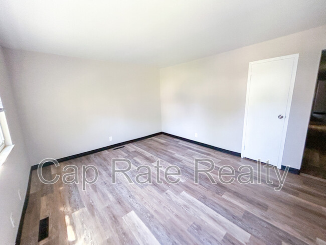 Foto del edificio - 2539 Azelda St