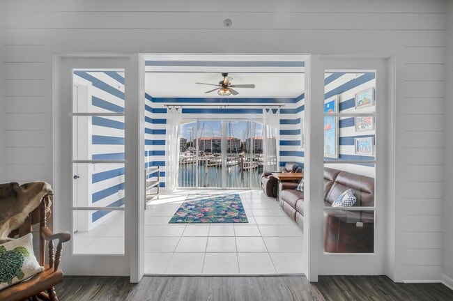 Building Photo - 10 Harbour Isle Dr E