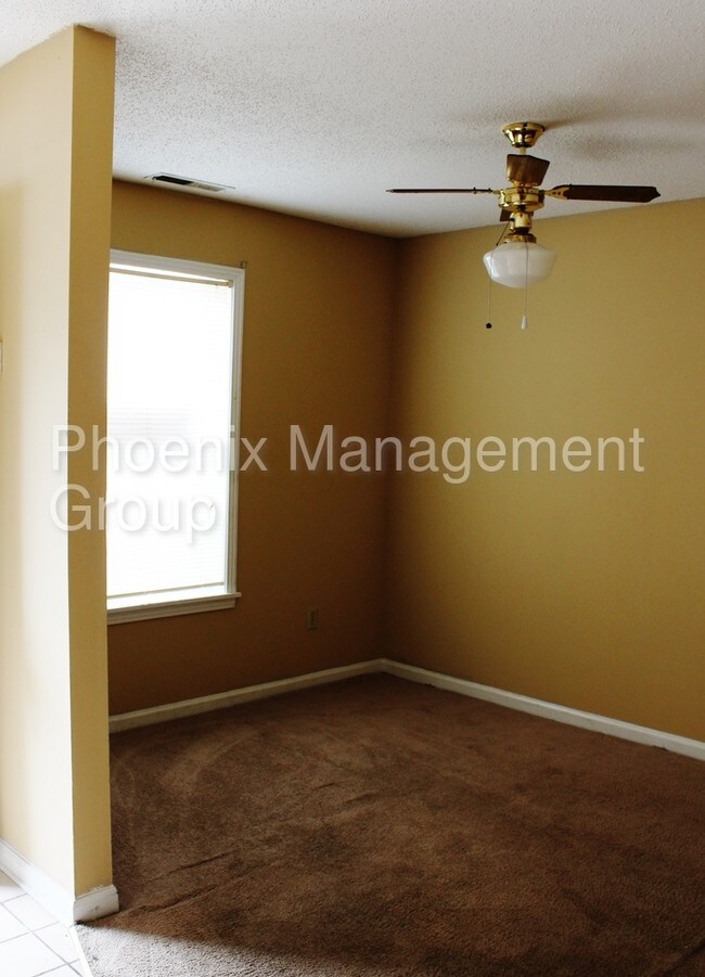 Building Photo - 421 Brackinhouse Pl