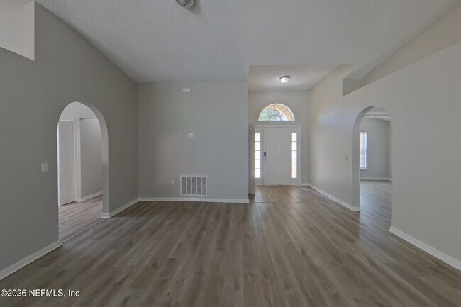 Foto del edificio - 4138 Clearbrook Cove Rd