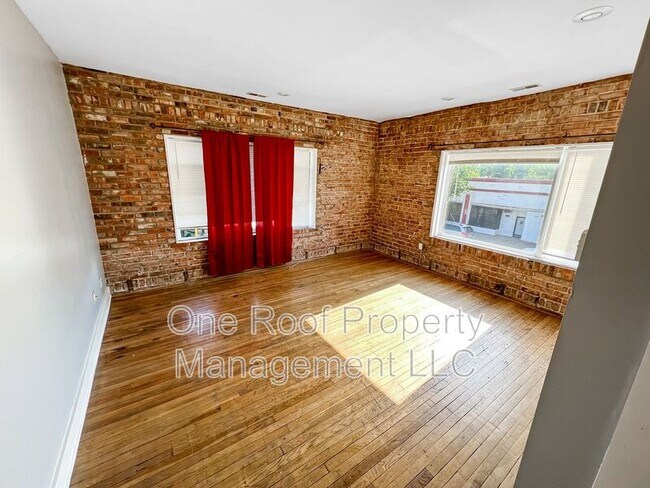 Foto del edificio - 3400 Troost Ave